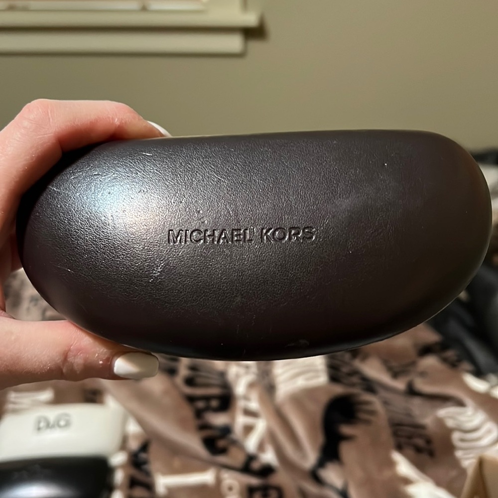 MICHAEL KORS SUNGLASS CASE